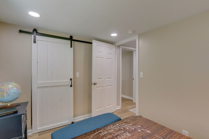 Harpers Ferry Home w / Private Pool & Hot Tub!