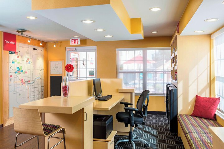 Business Center 29 of 30