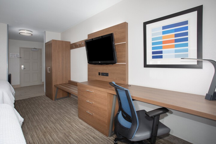 Room 30 of 46