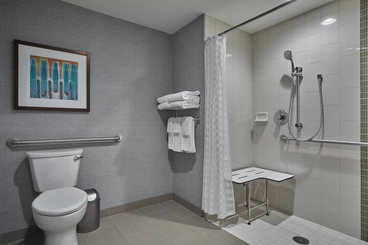 Room 30 of 43