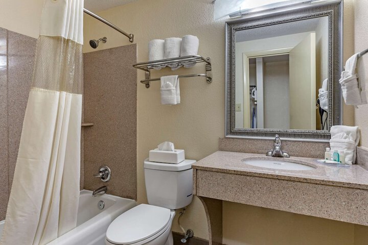 Room 15 of 36