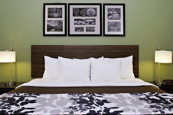 Room 16 of 31