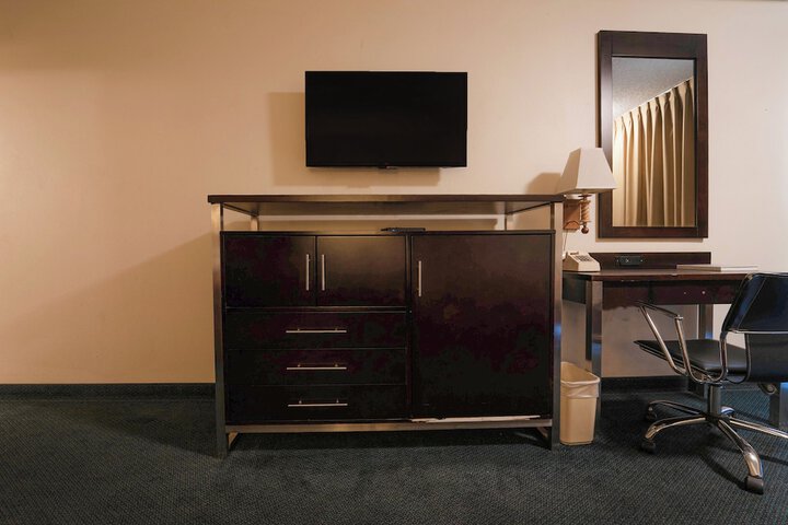Room 72 of 96