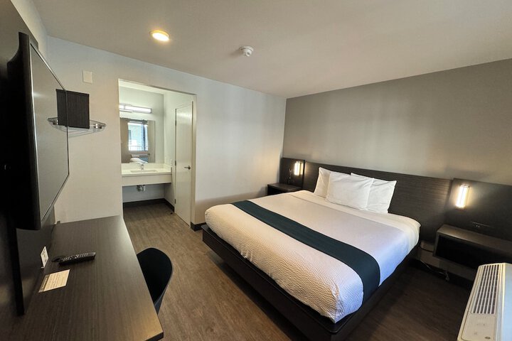 Motel 6 Bellflower CA - Los Angeles