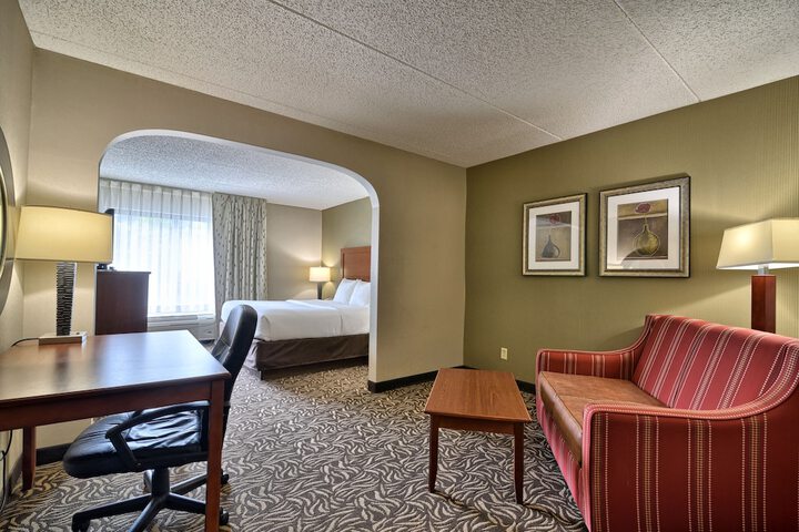 Room 17 of 24