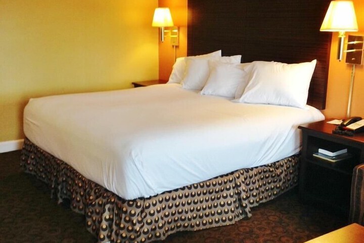Room 5 of 14
