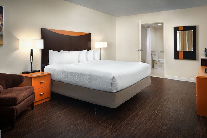 Room 15 of 40