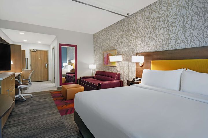 Room 33 of 53