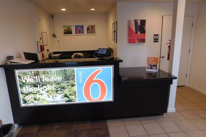 Motel 6 Burlington WA