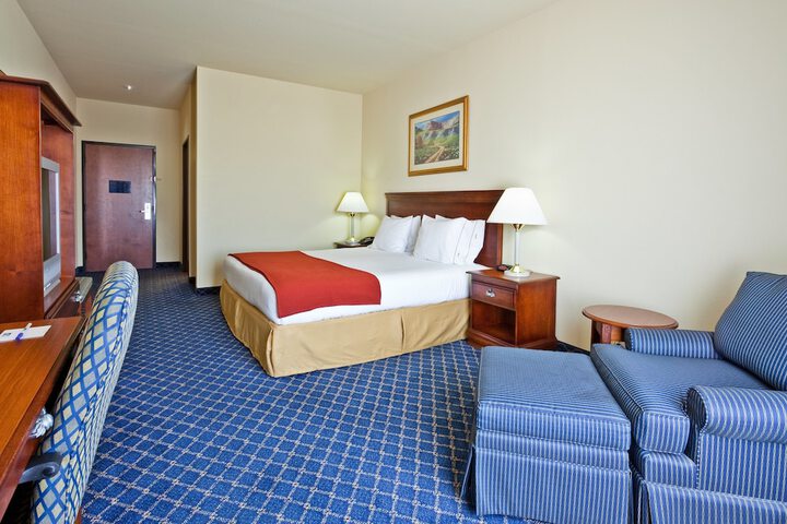 Room 7 of 38