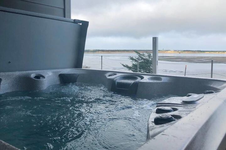 Seagate: Starboard coos Bay~premiere Property