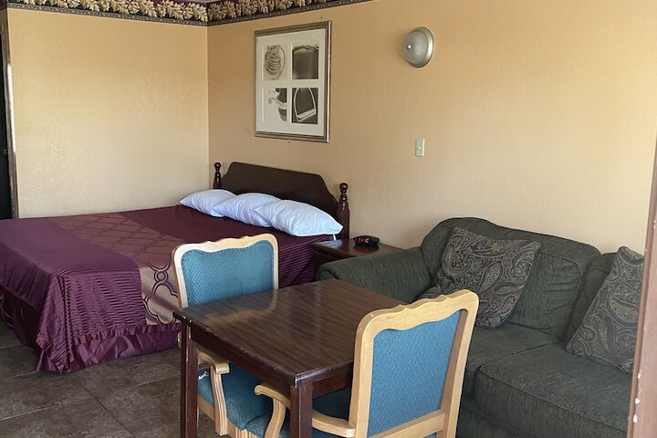 Executive Inn and Suites