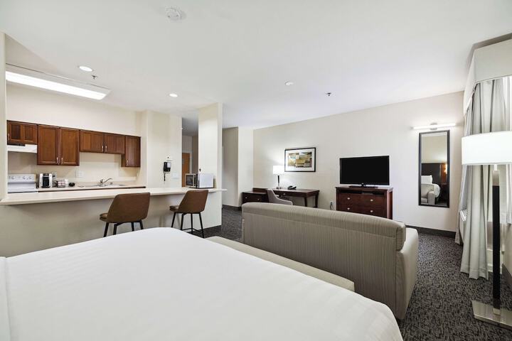 Room 9 of 25