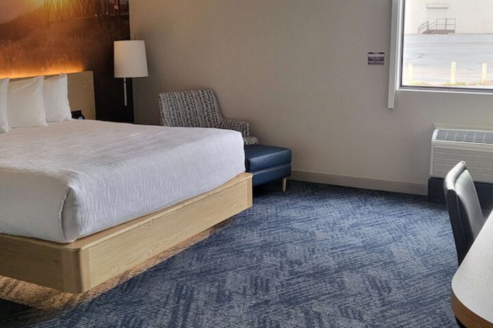 Room 17 of 44