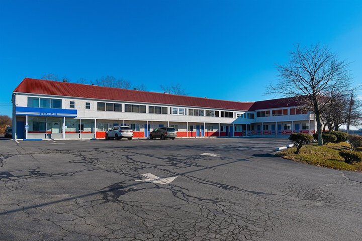 Hotel 5 of 51