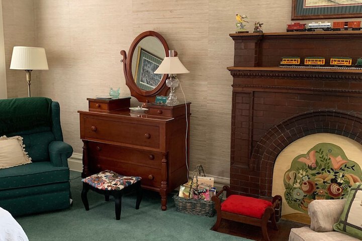 Room 32 of 64
