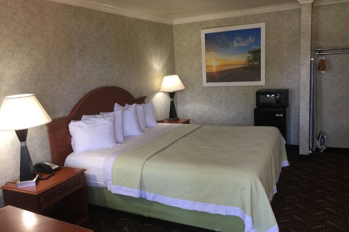 Room 18 of 28