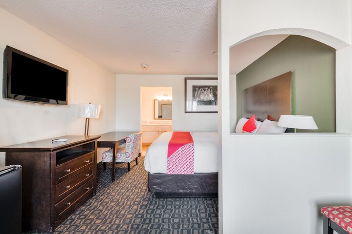 Room 21 of 38