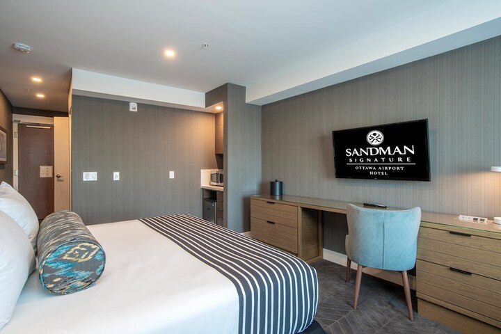 Room 42 of 61