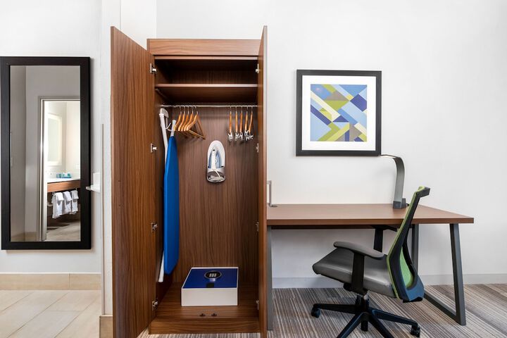 Holiday Inn Express Hotel & Suites Conroe I-45 North by IHG