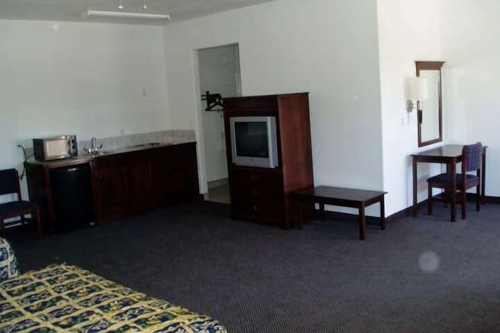 Room 10 of 17