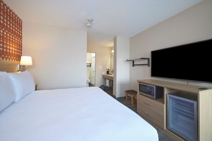 Room 9 of 19