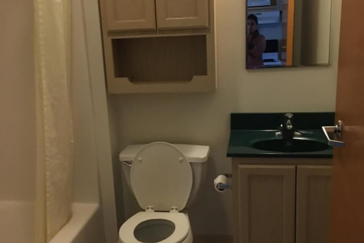 Room 33 of 38