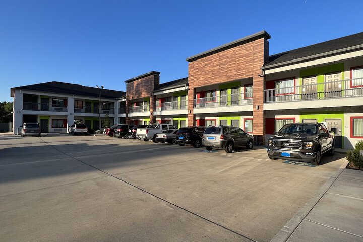 Hotel 2 of 33