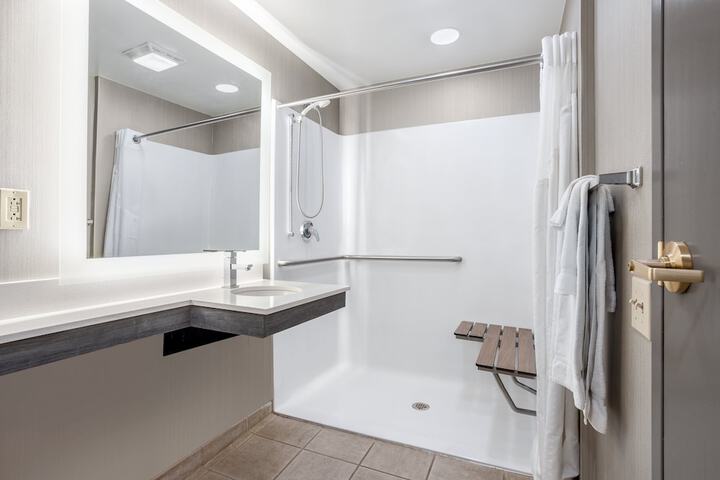 Holiday Inn Lafayette-City Centre by IHG