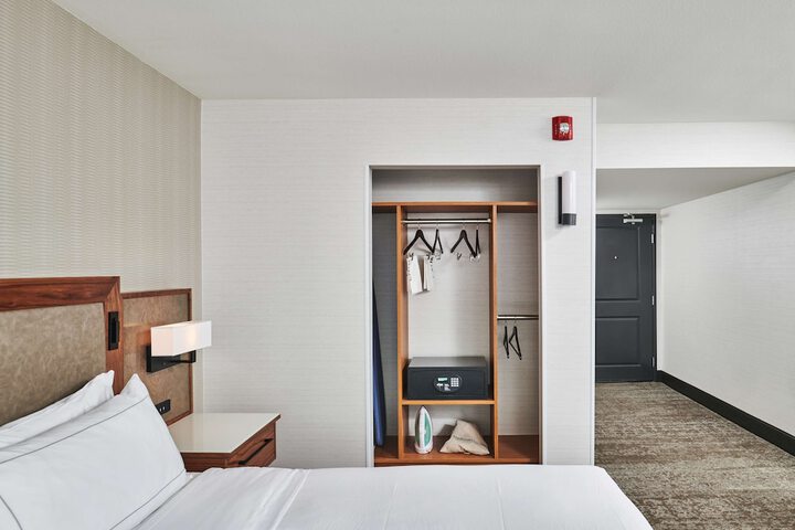 Room 51 of 64