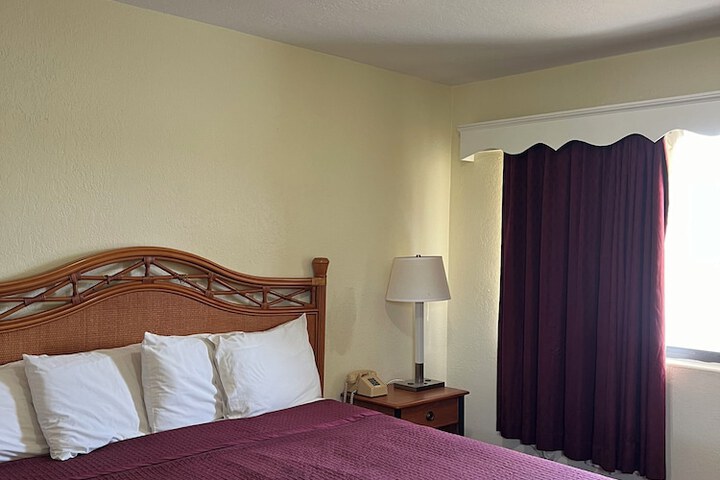 Room 16 of 29