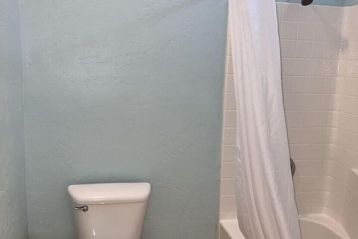 Room 25 of 83