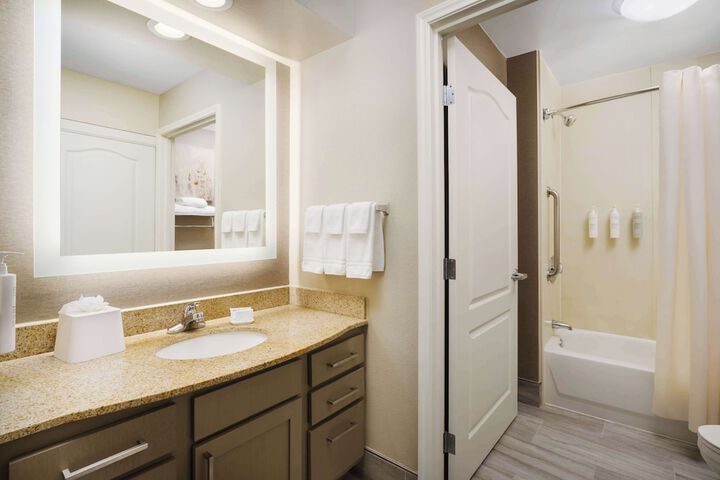 Homewood Suites by Hilton Providence / Warwick