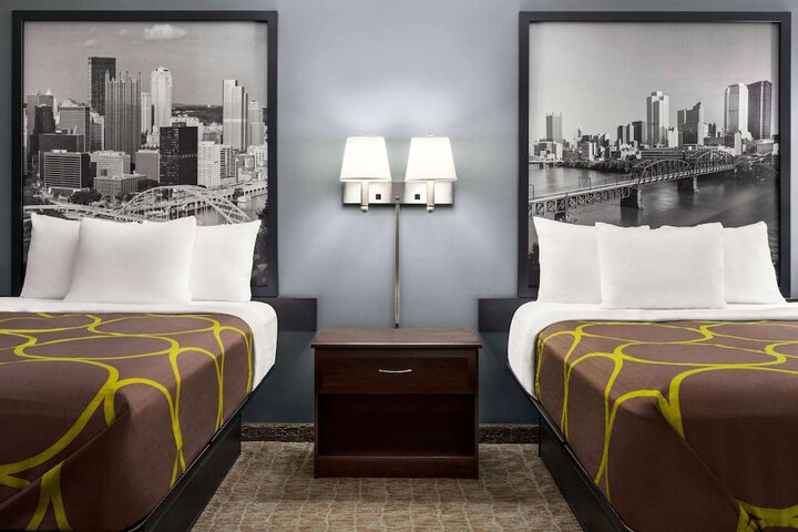 Room 43 of 49