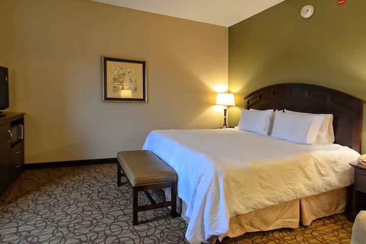 Room 33 of 49