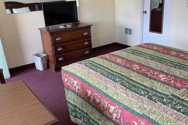 Room 27 of 28