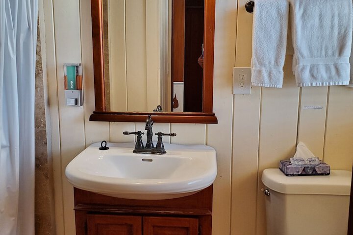 Room 151 of 219