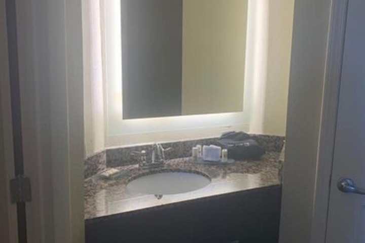 Room 32 of 37