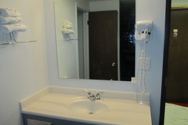 Room 14 of 33