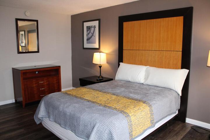 Room 28 of 35