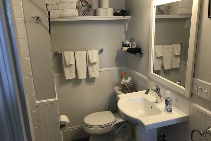 Room 18 of 65
