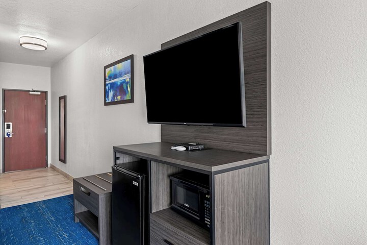 Room 30 of 36