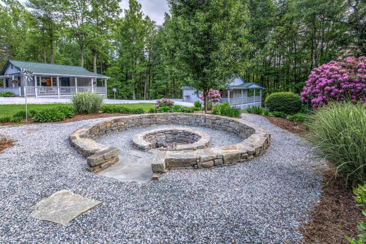 Linville Falls Lodge & Cottages