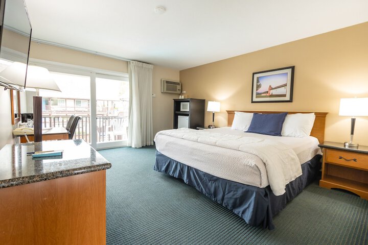 Room 42 of 111