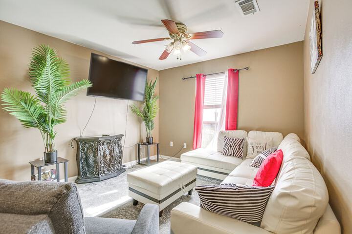 Spacious Family-friendly Home in Denham Springs!
