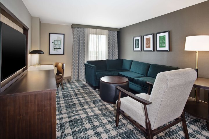 DoubleTree by Hilton Lansing