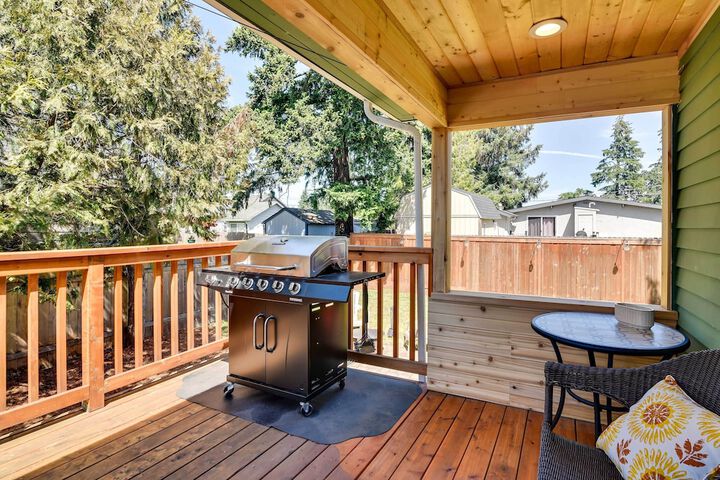 Charming Portland Home Walk to Light Rail!