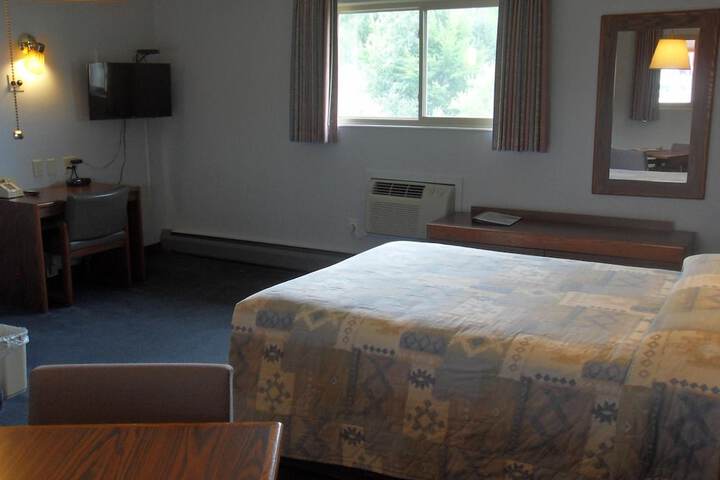 Room 32 of 40