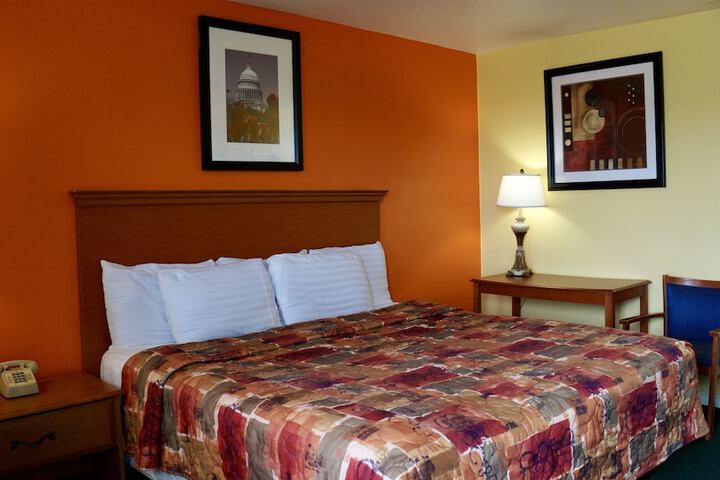 Room 12 of 33