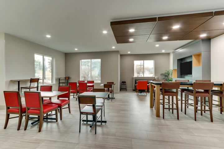 Holiday Inn Express & Suites Waxahachie by IHG